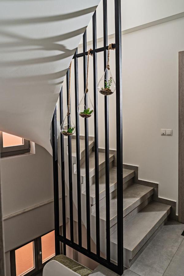 White & Gray Apartment Resmo Dış mekan fotoğraf
