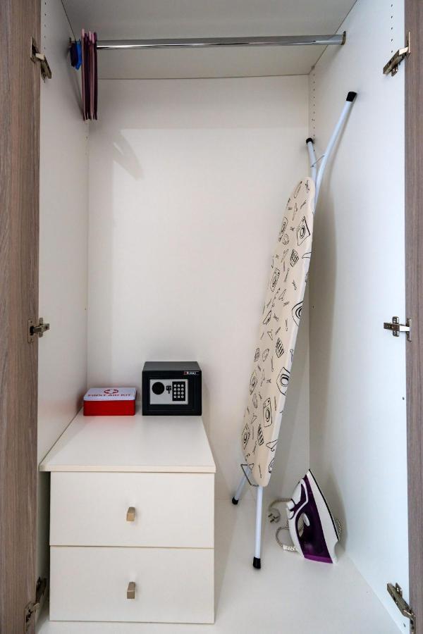 White & Gray Apartment Resmo Dış mekan fotoğraf